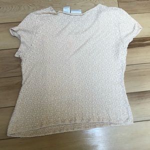 cream colored Nice knit design,, work top.